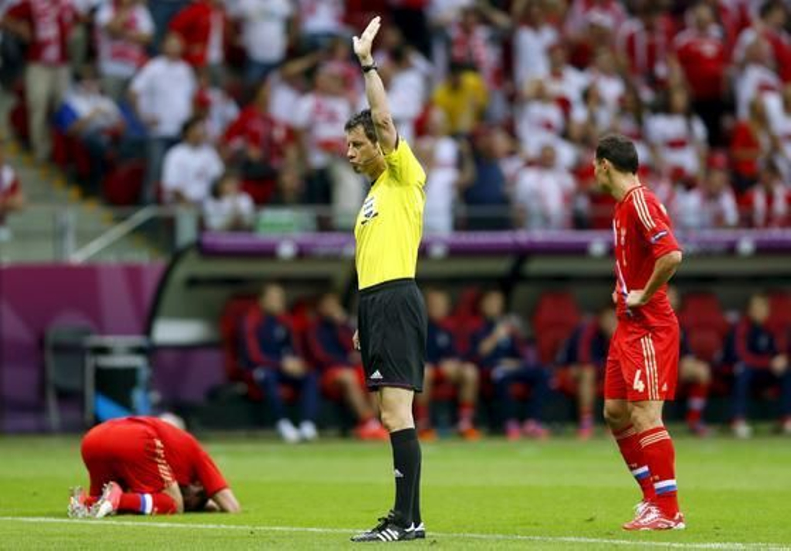 Polonia y Rusia empatan 1-1 en un partido loco en el que cualquiera pudo ganar.

Foto: EFE