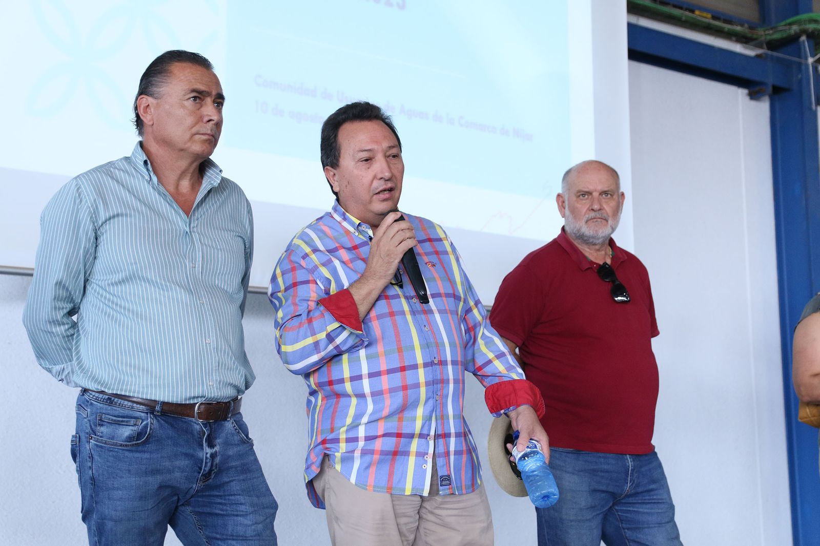 La Mesa del Agua se concentra contra la rebaja en el suministro de agua desde la desaladora de Carboneras