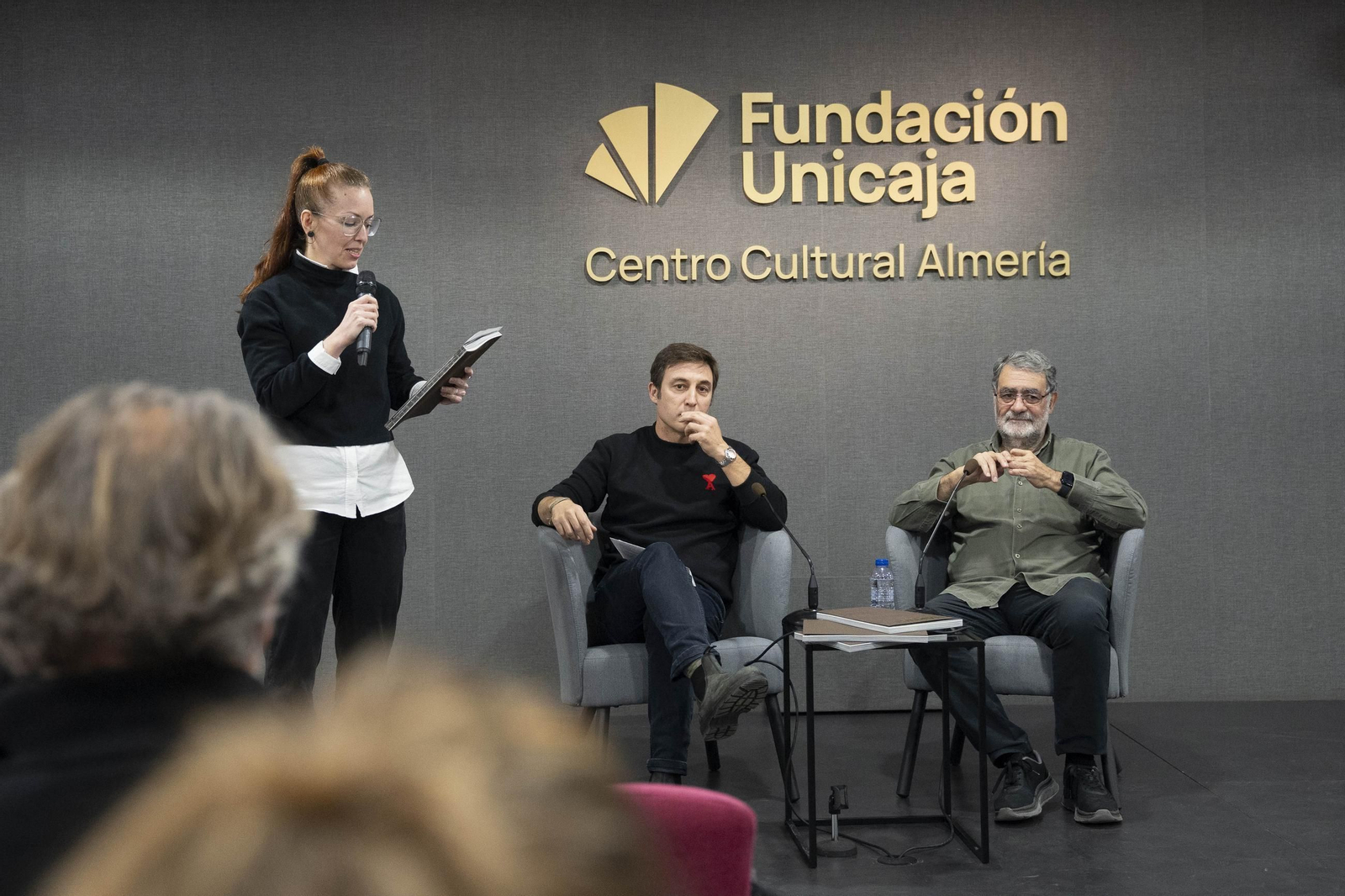 “Cuando las imágenes pierden su cuerpo”: Un diálogo entre Sema D’Acosta y Joan Fontcuberta sobre materia, memoria y la transformación posfotográfica
