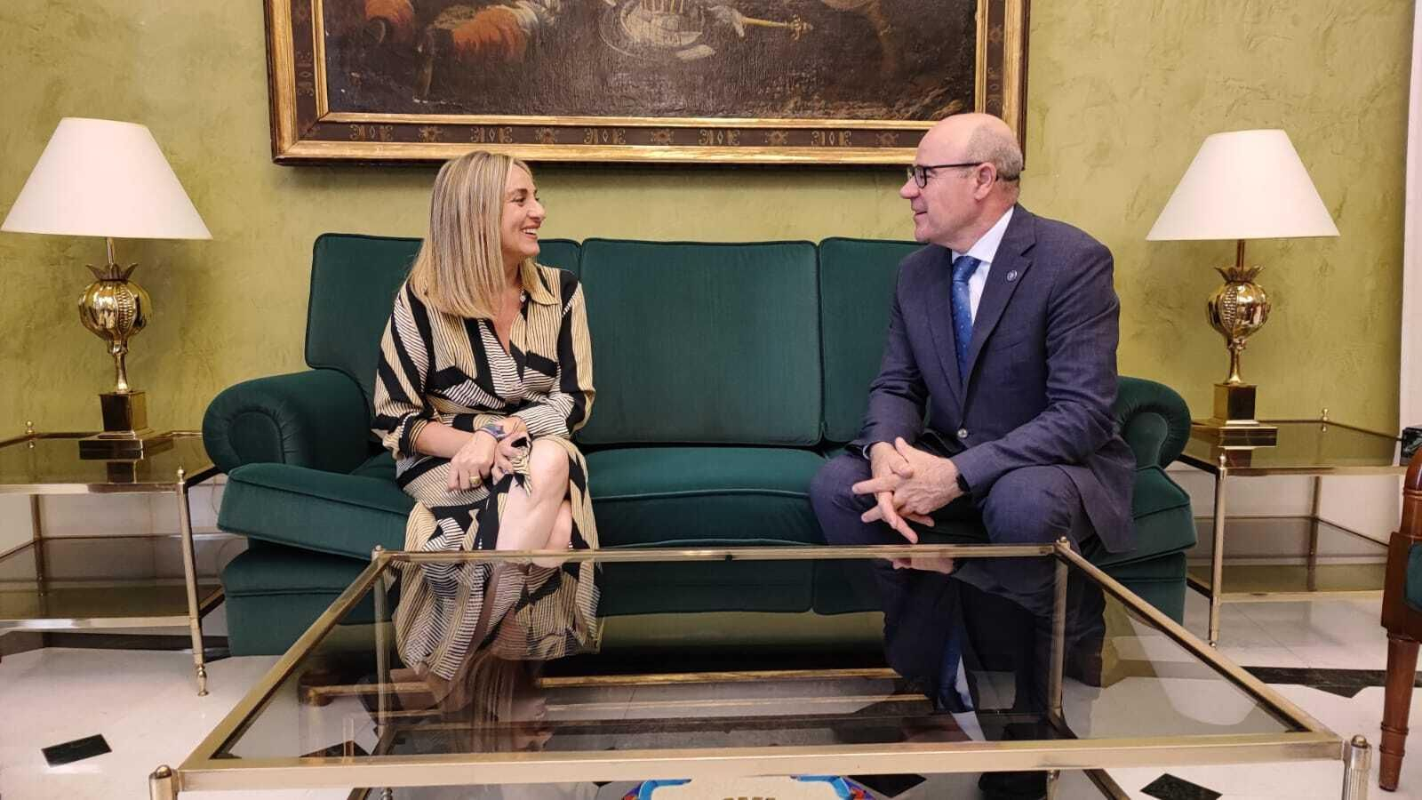 Marifrán Carazo y Pedro Mercado, en la Sala de la Mariana.