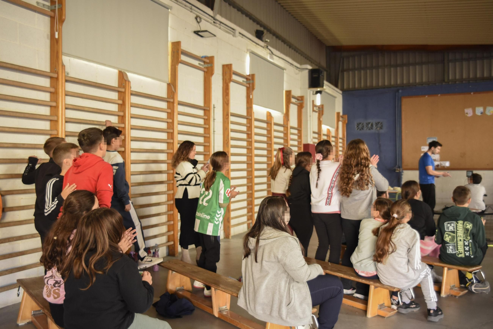 Las fotos de la clase del Club de Remo Linense en el colegio Pablo Picasso