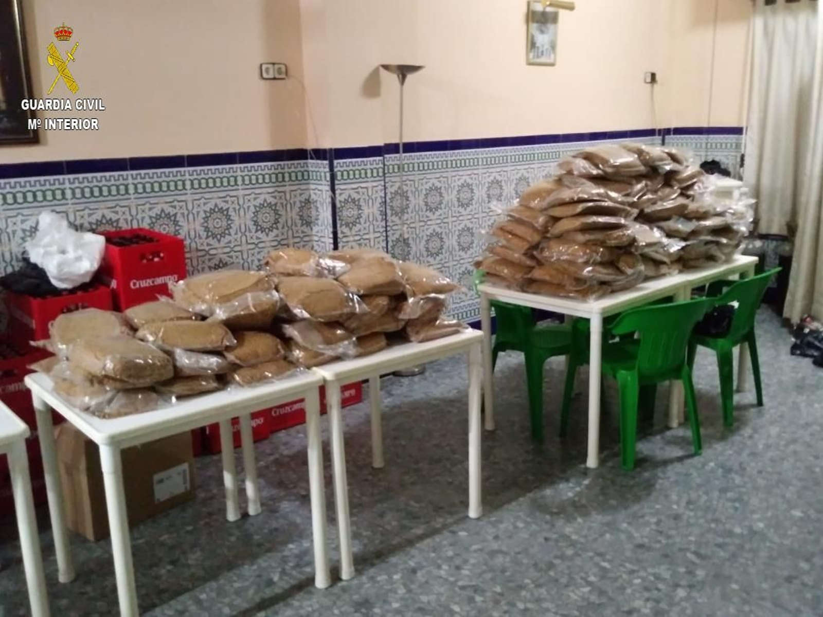 Detenido por vender tabaco de contrabando en un bar de Dos Hermanas