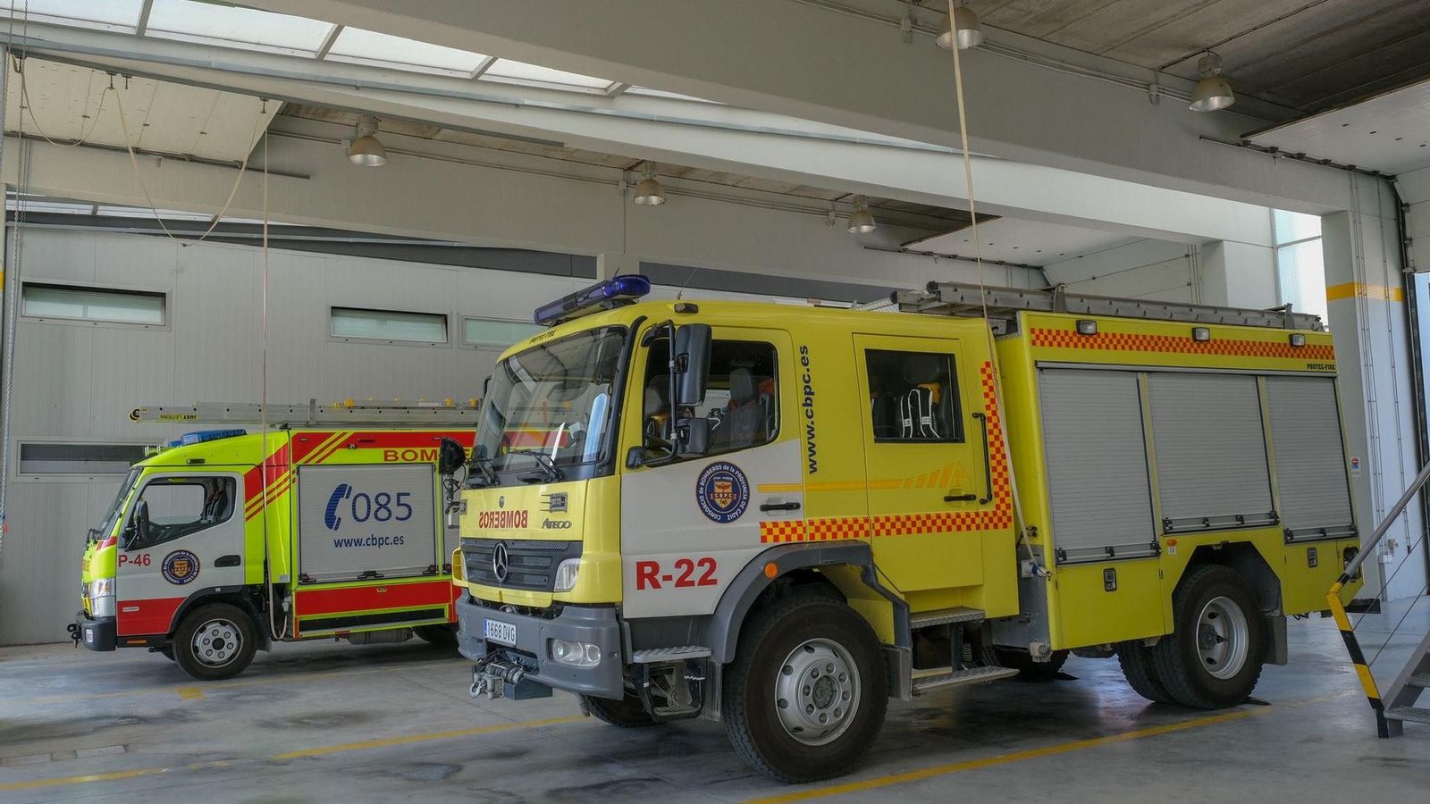 Uno de los vehículos que intervinieron en el incendio (R-22) del Parque de Jimena