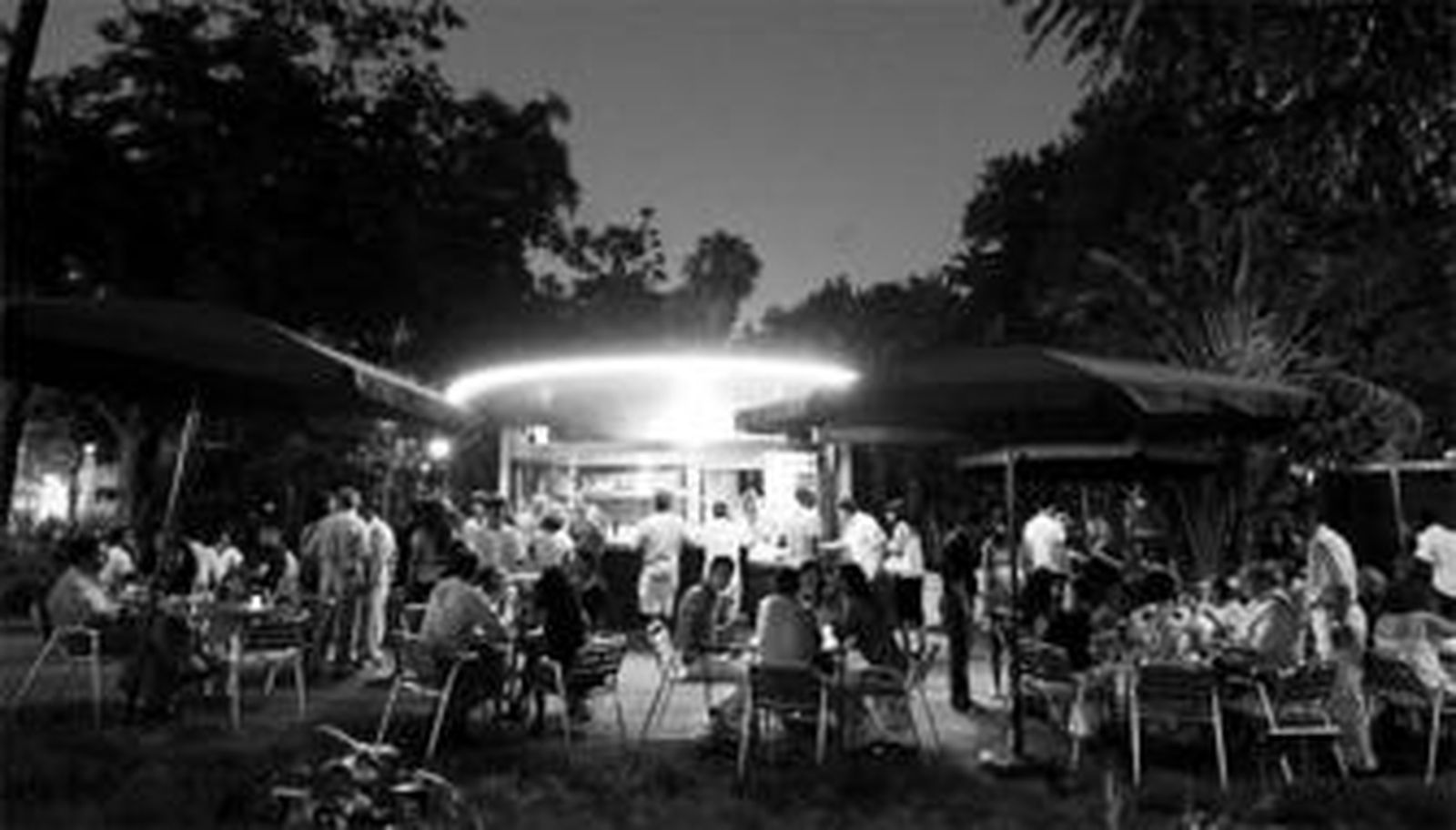 Terraza La Aduana, junto al recinto Eduardo Ocón, durante su inauguración el pasado jueves por la noche.