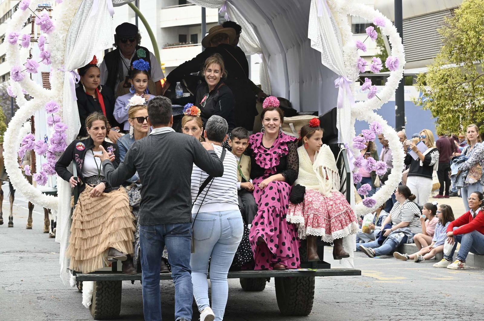 Imágenes de los carros de la Hermandad del Rocío de Huelva