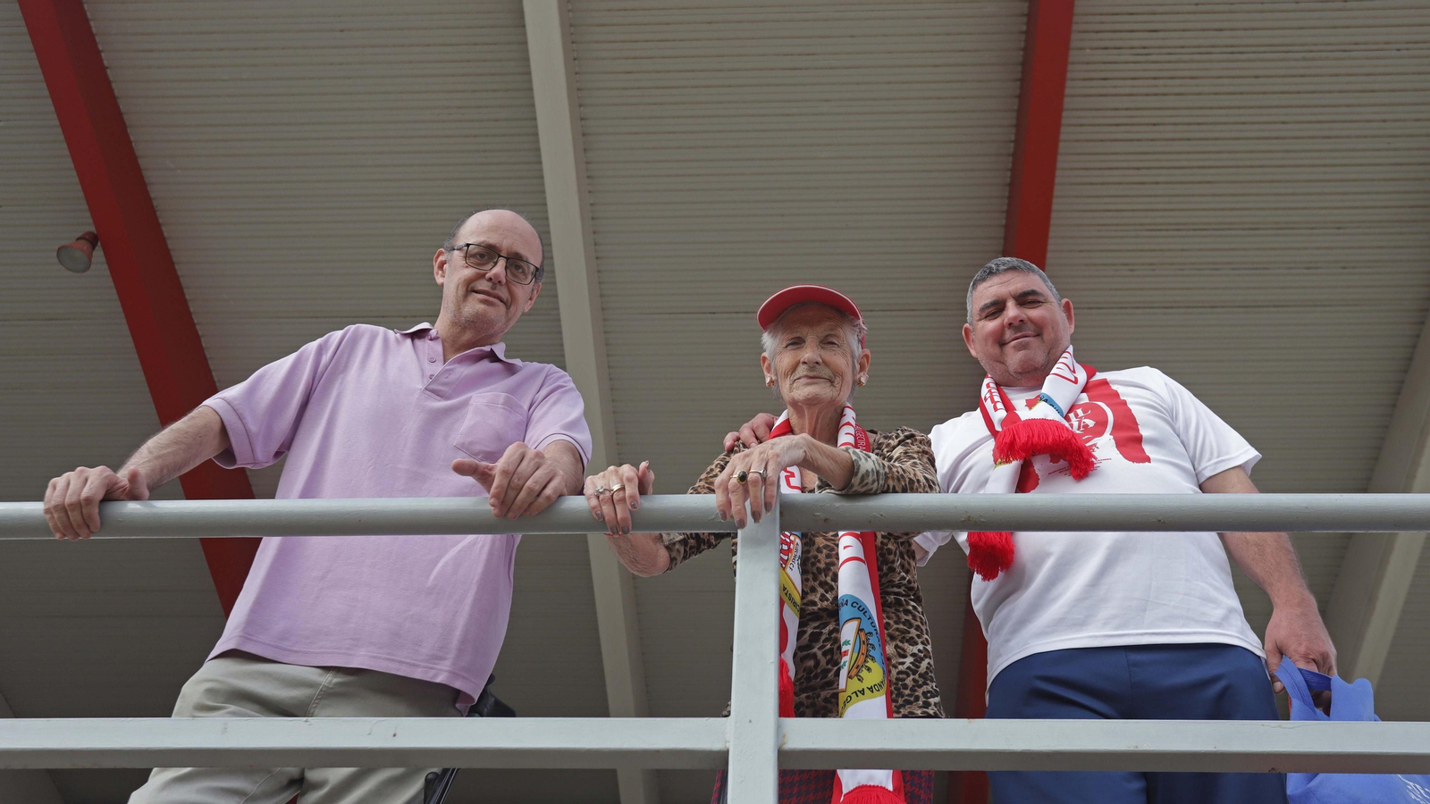 Fotos de la afición en el Nuevo Mirador