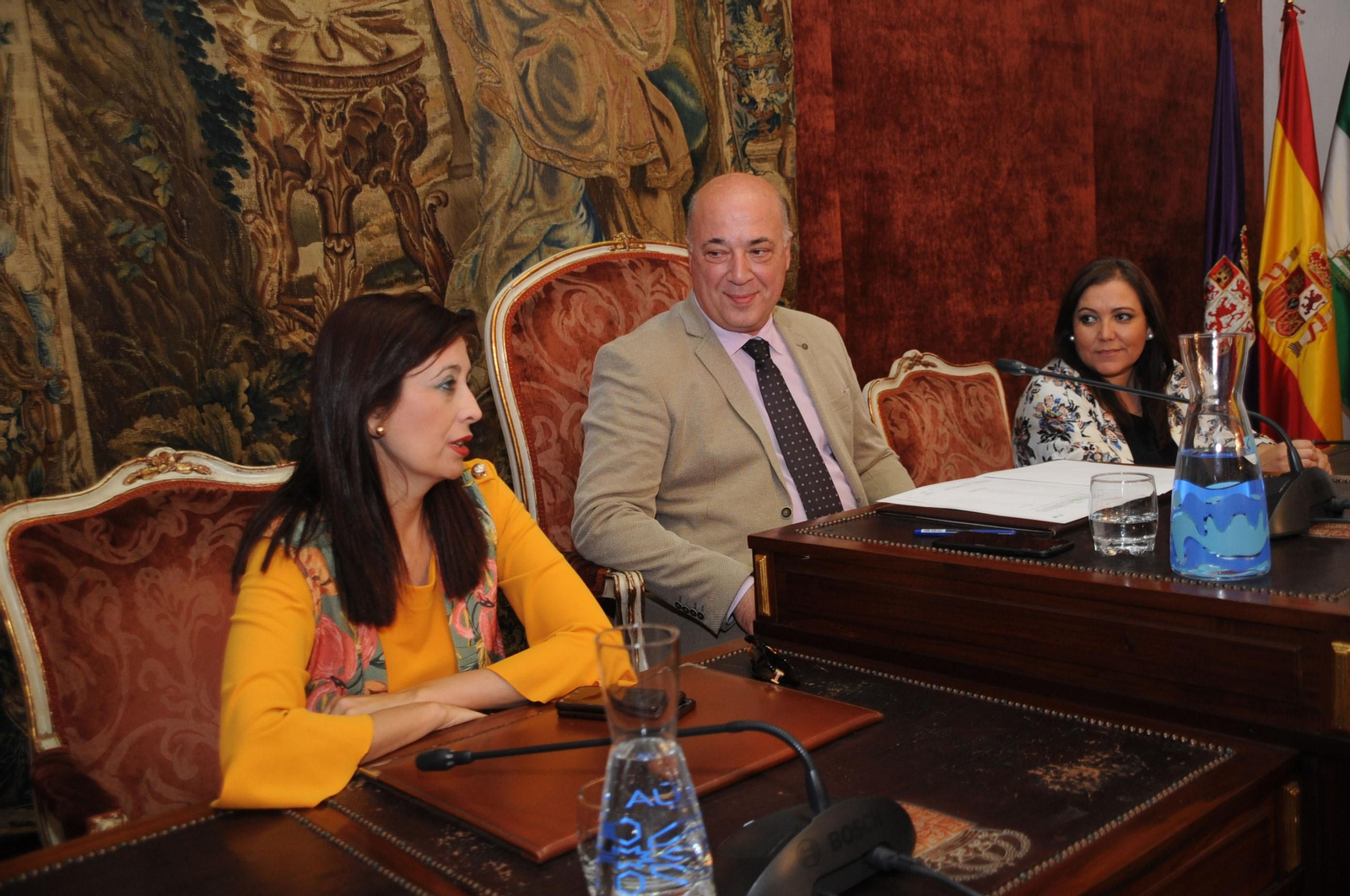 Antonio Ruiz, en el centro, en el último pleno de la Diputación