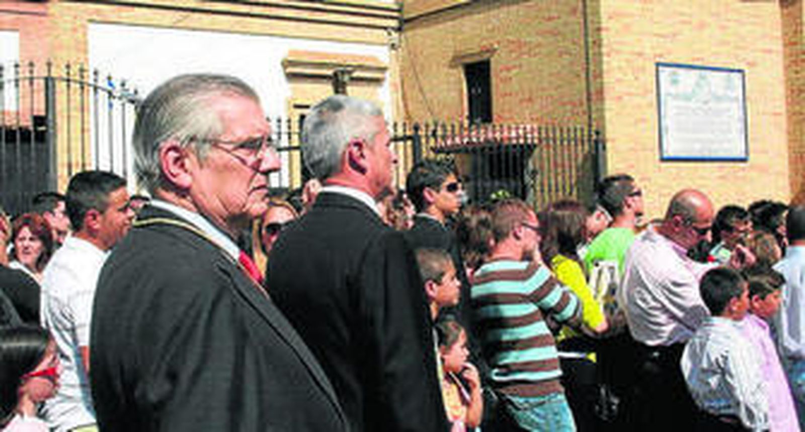 Cándido Hitos, junto a su hijo Jacinto, el Domingo de Ramos.