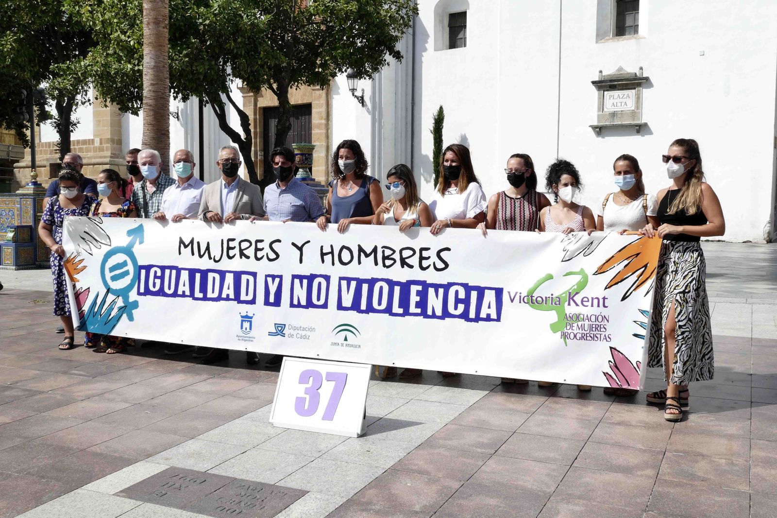 La concentración de Victoria Kent, en la Plaza Alta.