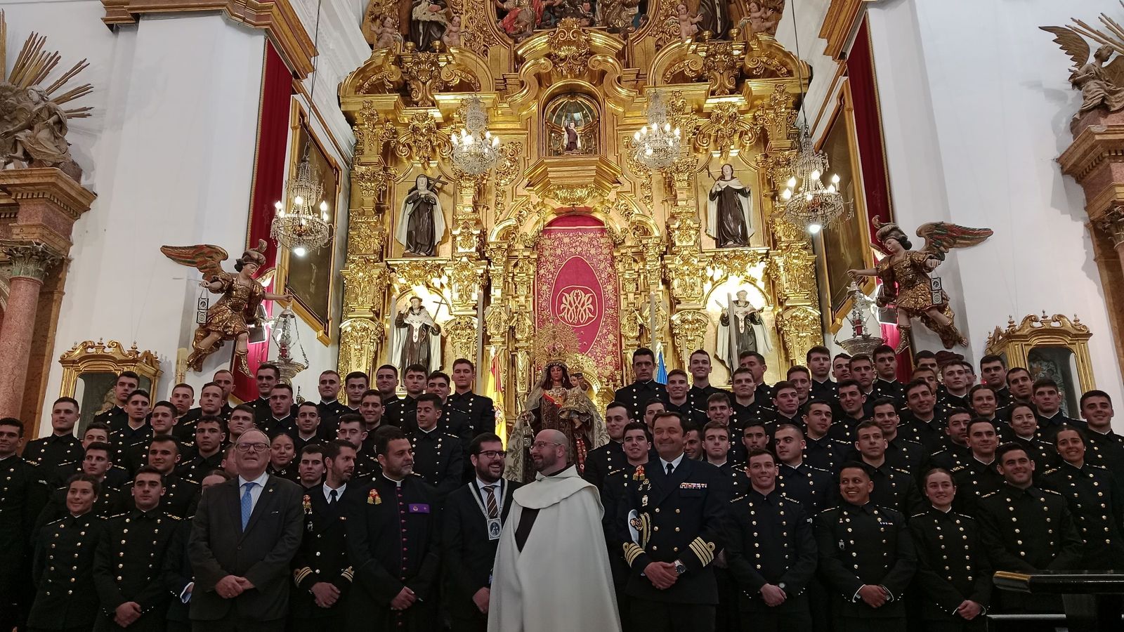 Así ha sido la despedida de los guardiamarinas de la Virgen del Carmen antes de embarcar en el 'Juan Sebastián de Elcano'