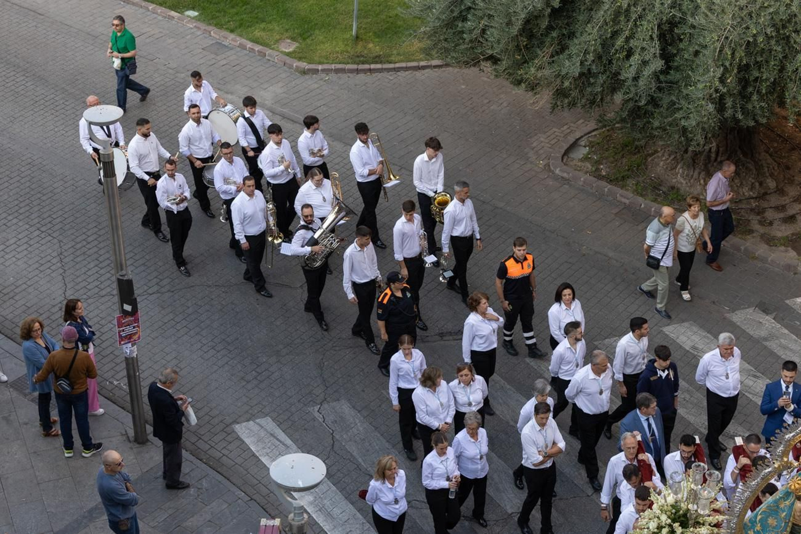 Un Jaén repleto de fieles acompañan los traslados de las veinte imágenes de la Magna (II)