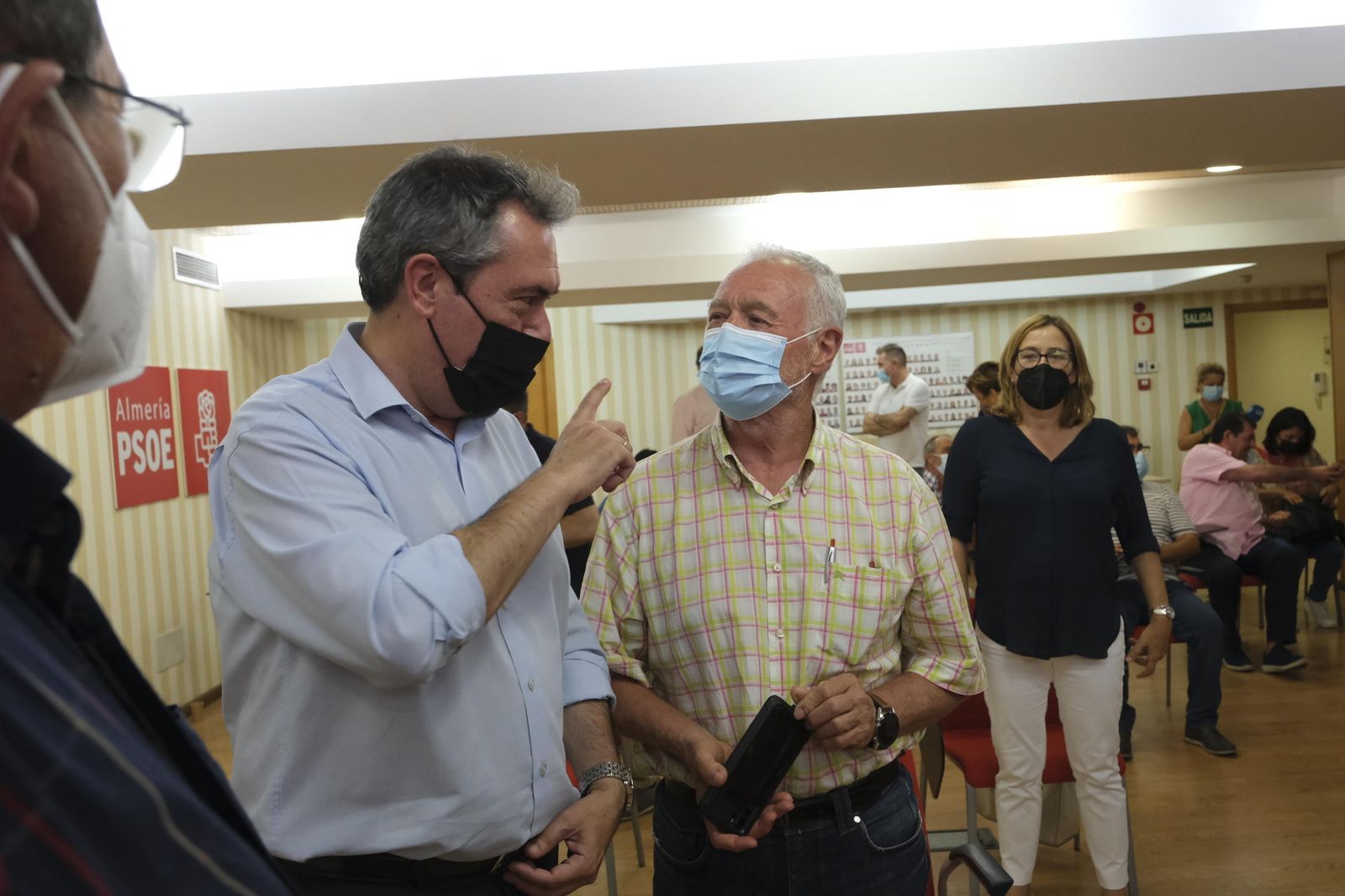 Juan Espadas en la sede socialista de Almería capital.