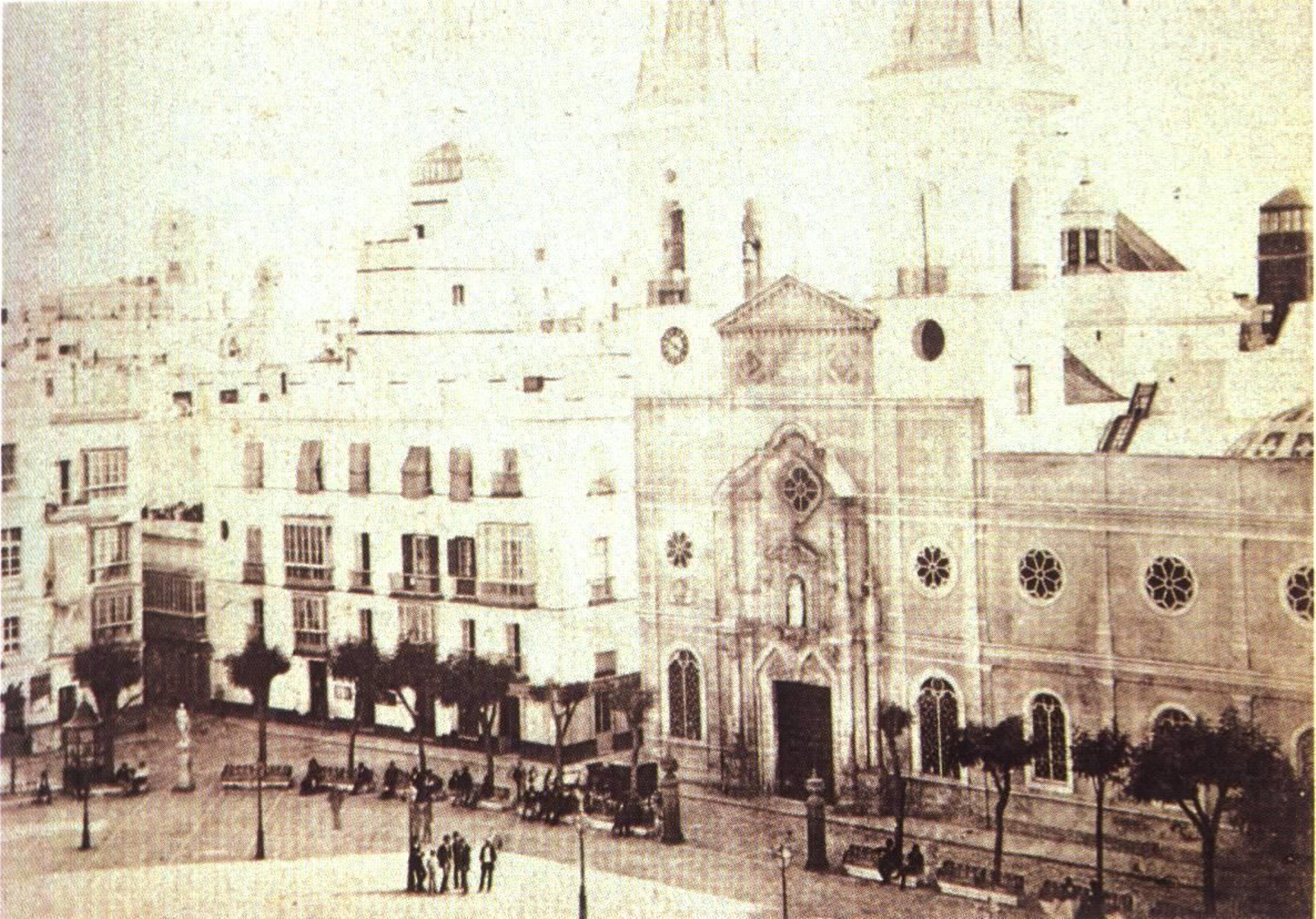 Así se ha tranformado la plaza de San Antonio