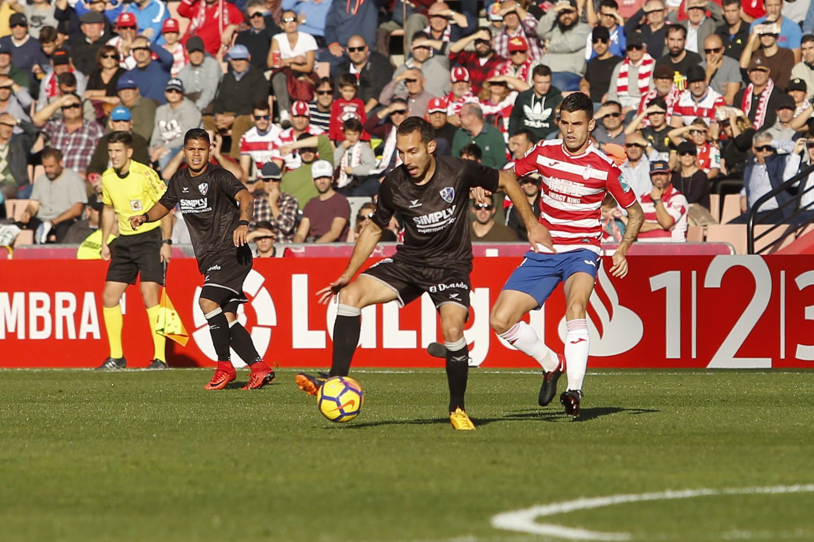 El Granada CF-Huesca, en imágenes