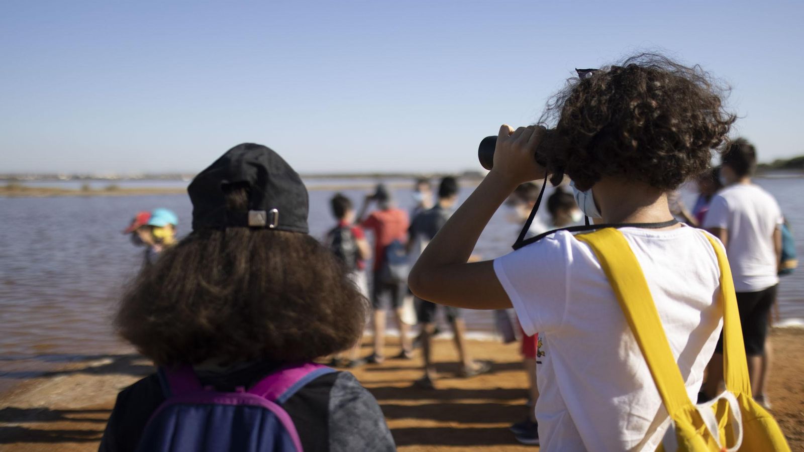 Niños disfrutando de la Escuela de Exploradores estos días
