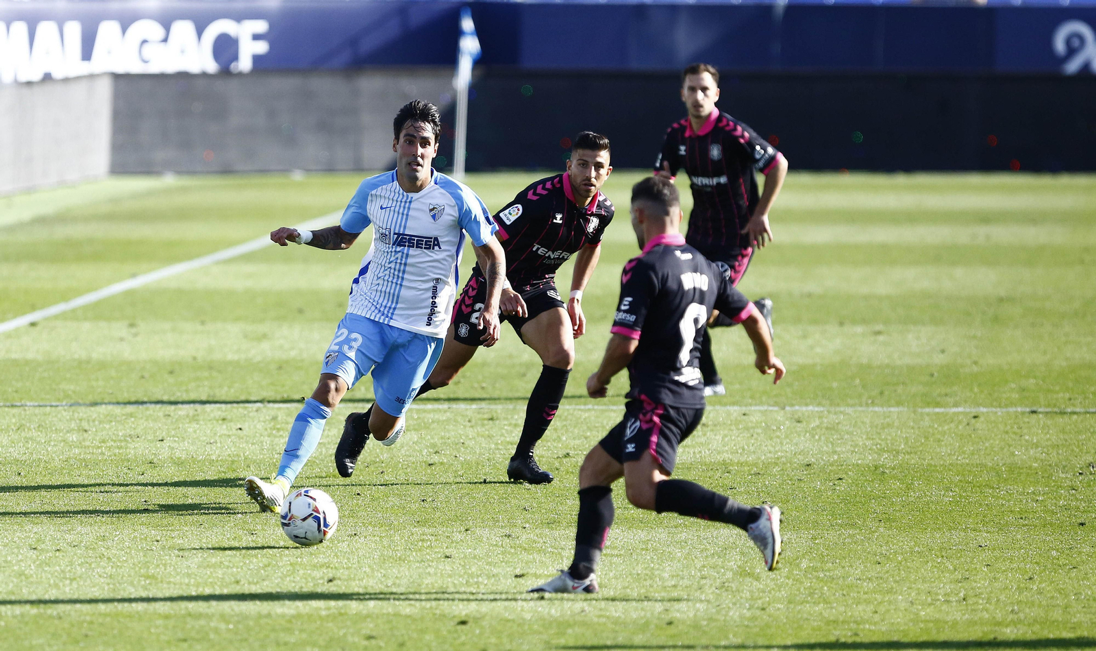 Alberto Escassi, durante el último partido ante el Tenerife en La Rosaleda. Alberto Escassi, durante el último partido ante el Tenerife en La Rosaleda.