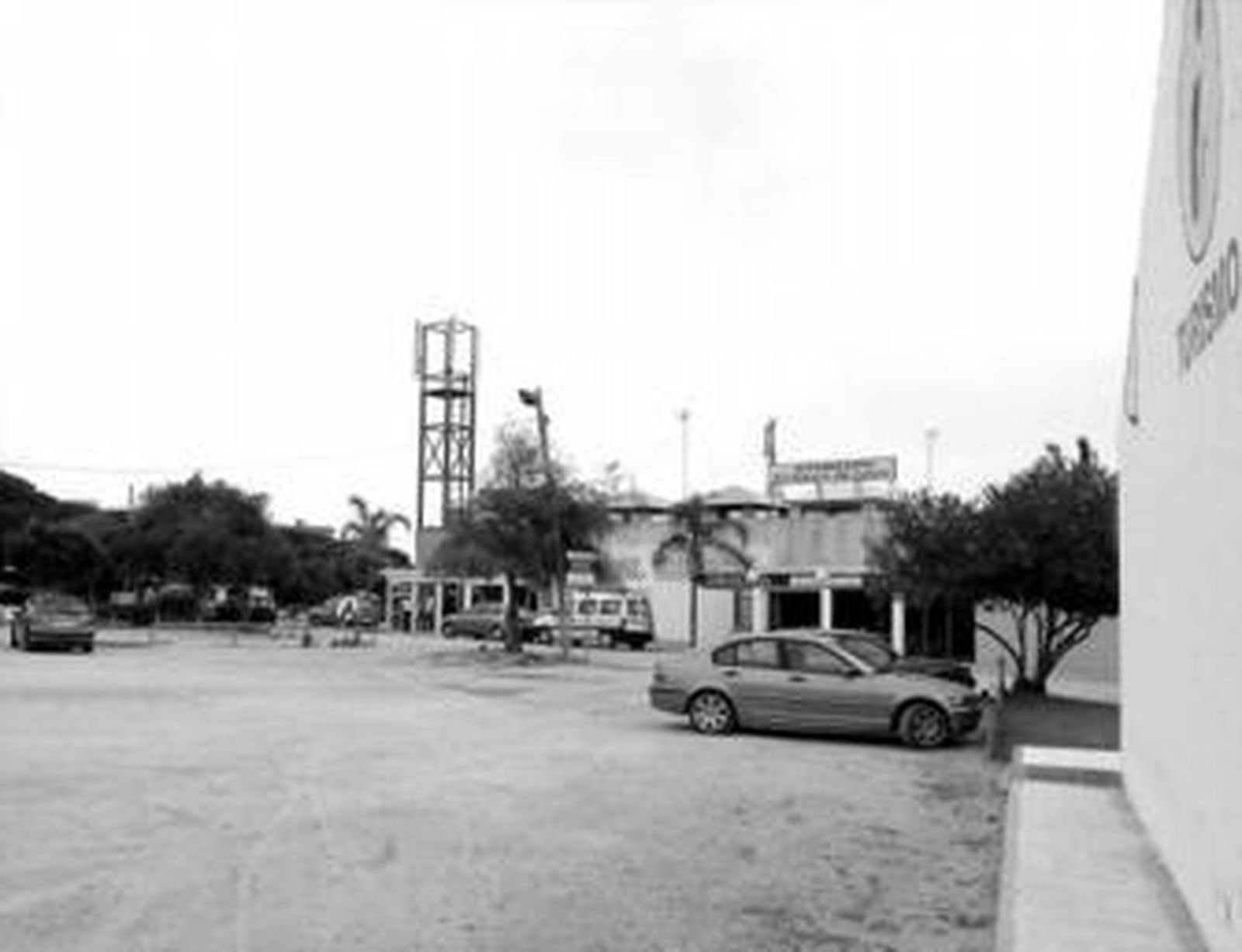 Imagen de la zona de aparcamientos, a la entrada del Novo, que podría ser objeto de las actuaciones.