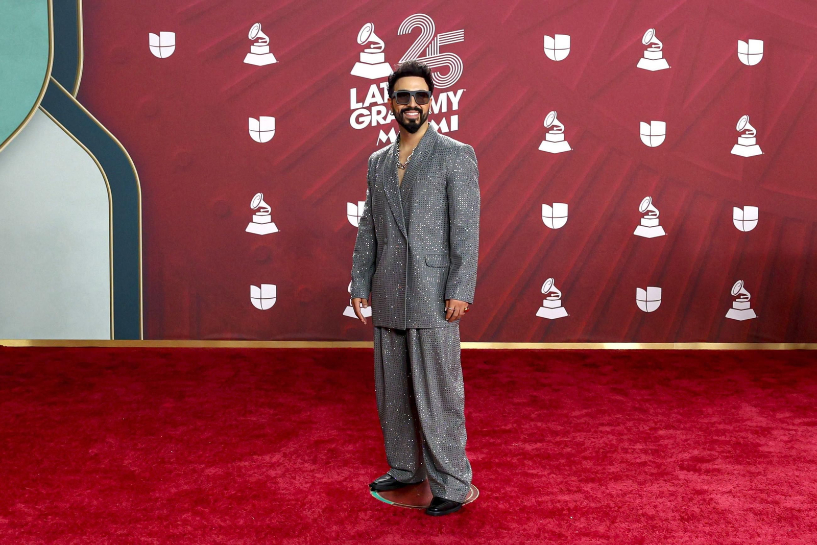 Todos los famosos, tendencias y curiosidades en la alfombra roja de la 25 edición de los Grammy Latinos