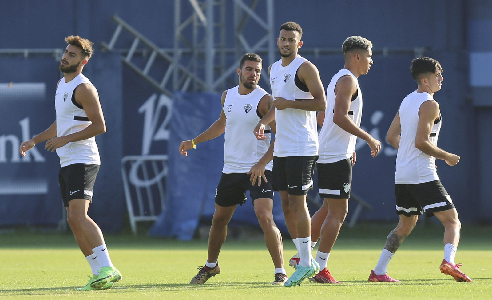 Las fotos del entrenamiento del Málaga CF antes de ir a Alhaurín Las fotos del entrenamiento del Málaga CF antes de ir a Alhaurín