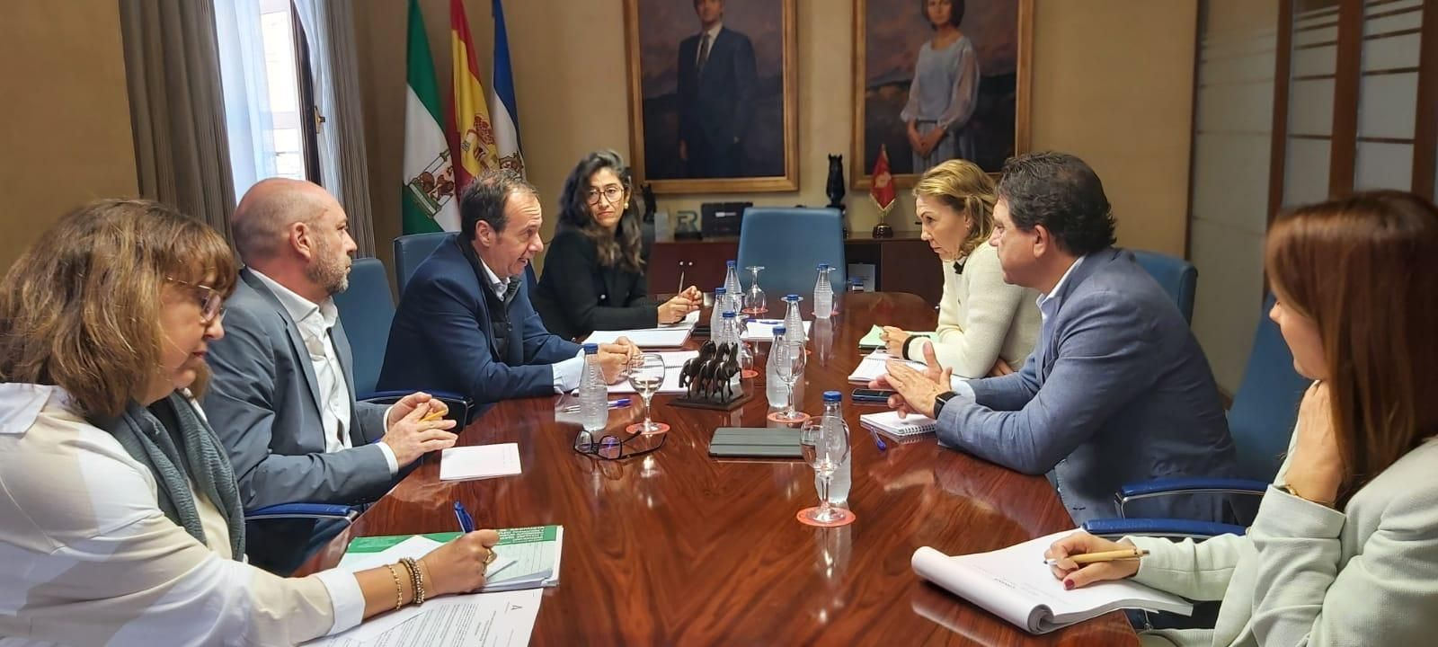 Una imagen de la reunión. Una imagen de la reunión.