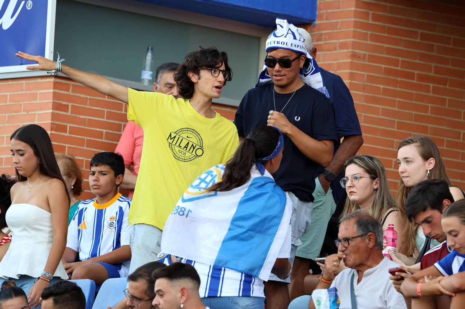 Búscate en las gradas del estadio en la celebración del Trofeo Colombino