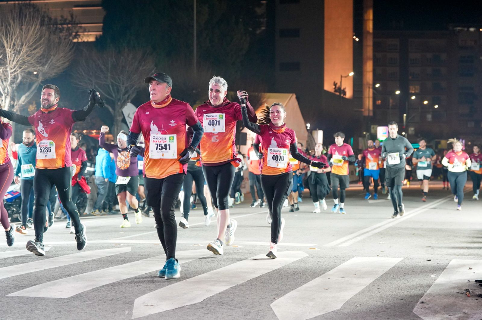 En imágenes: búscate en tu llegada a meta de la Carrera de San Antón 2026 (1)