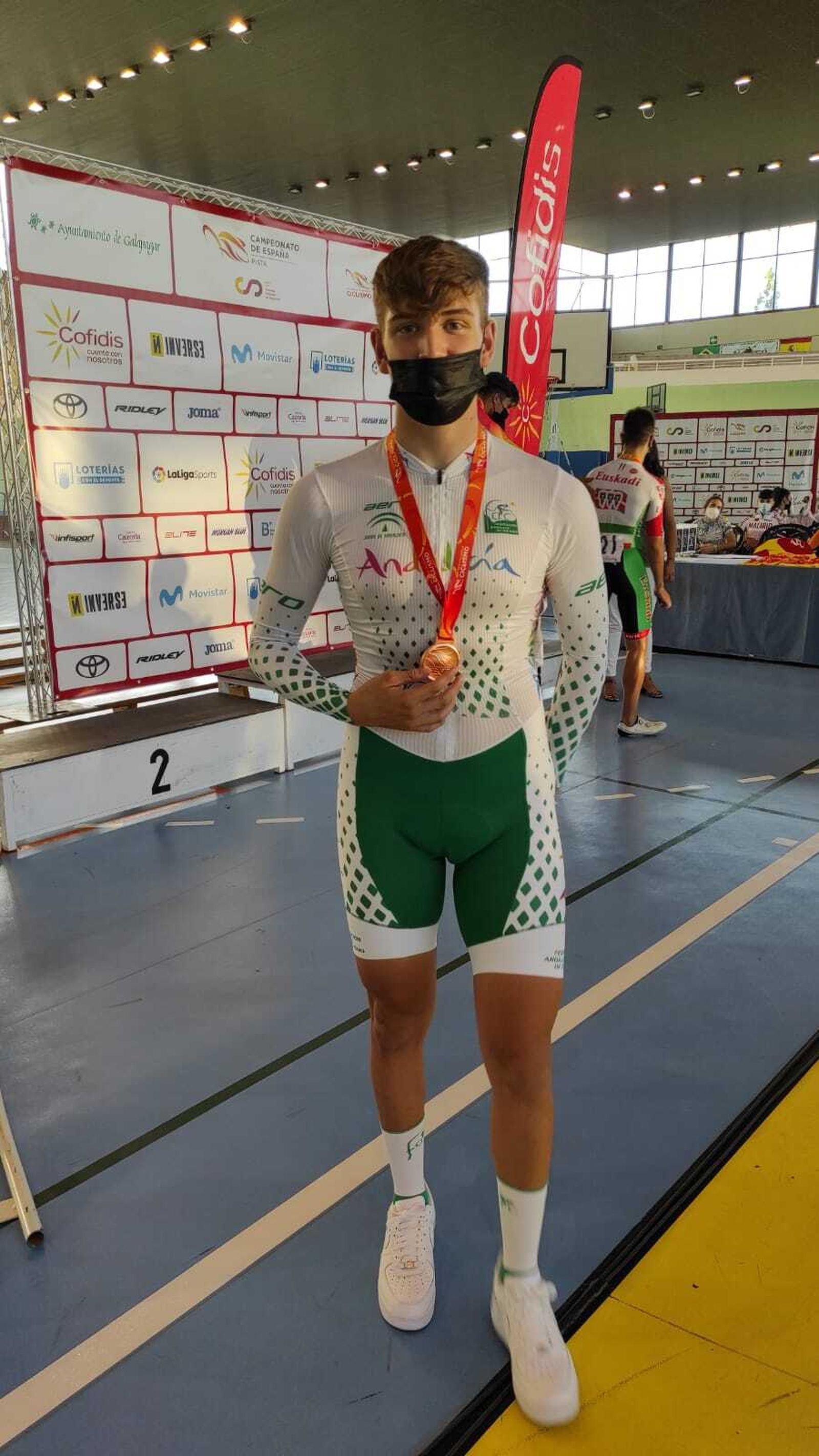 El jerezano Hugo Sánchez, con su medalla de bronce en Galapagar.