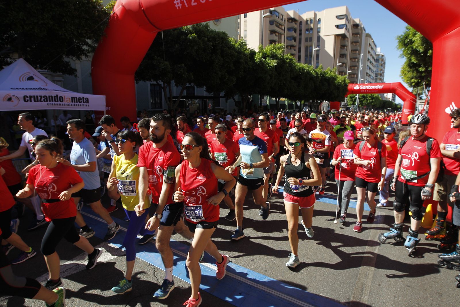 Fotogalería carrera atletismo popular enfermedades poco frecuentes. La Salle Almería