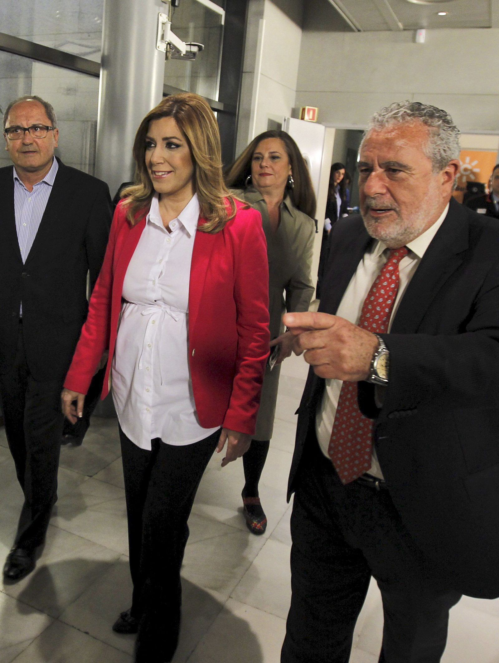 La presidenta de la Junta, Susana Díaz, y el director general interino de Canal Sur, Joaquín Durán.