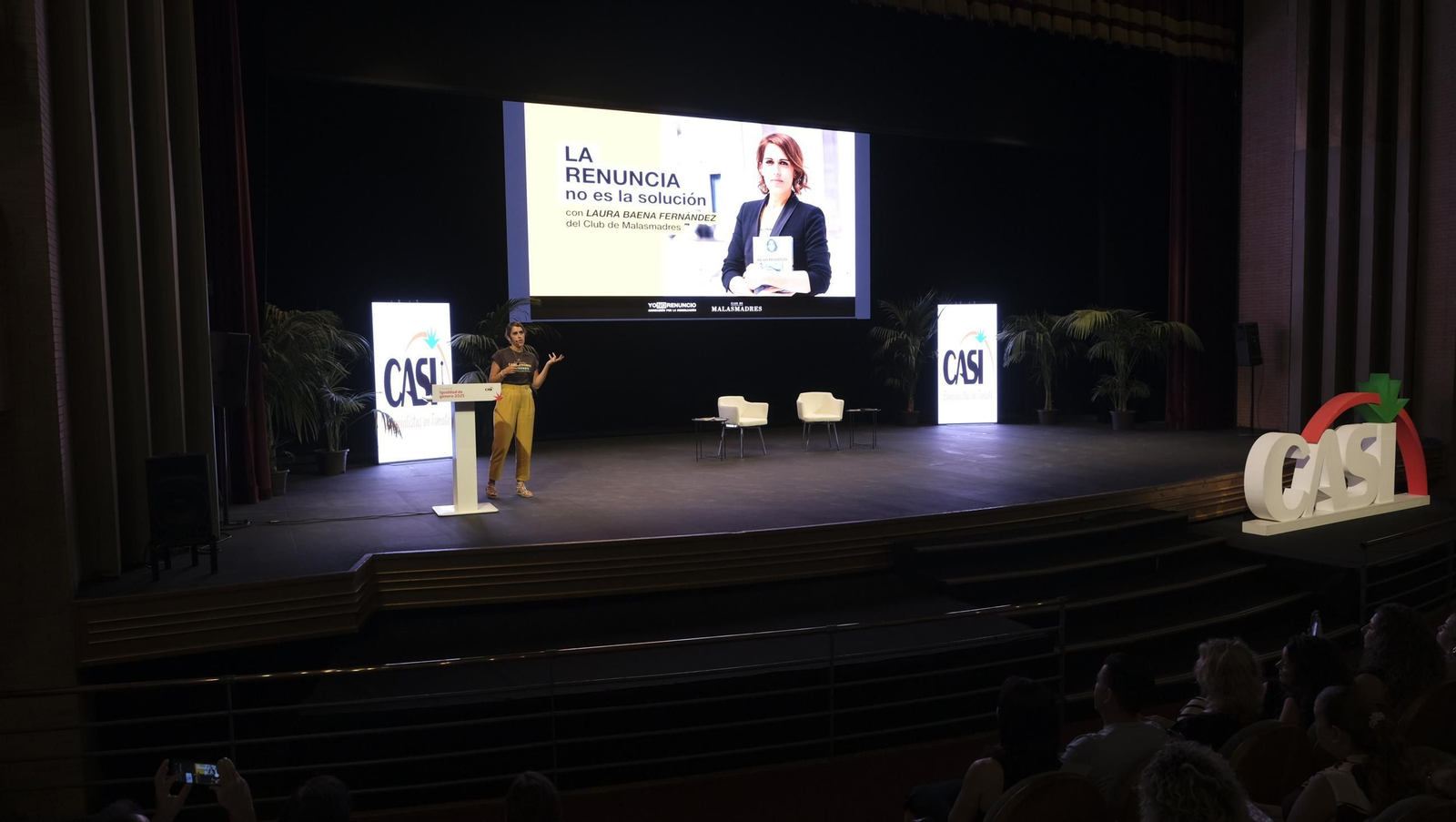 Laura Baena, durante su ponencia en la jornada de CASI.