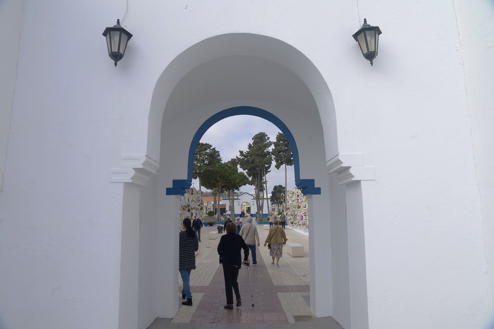 Fotos del cementario de La Línea en el día de los  difuntos