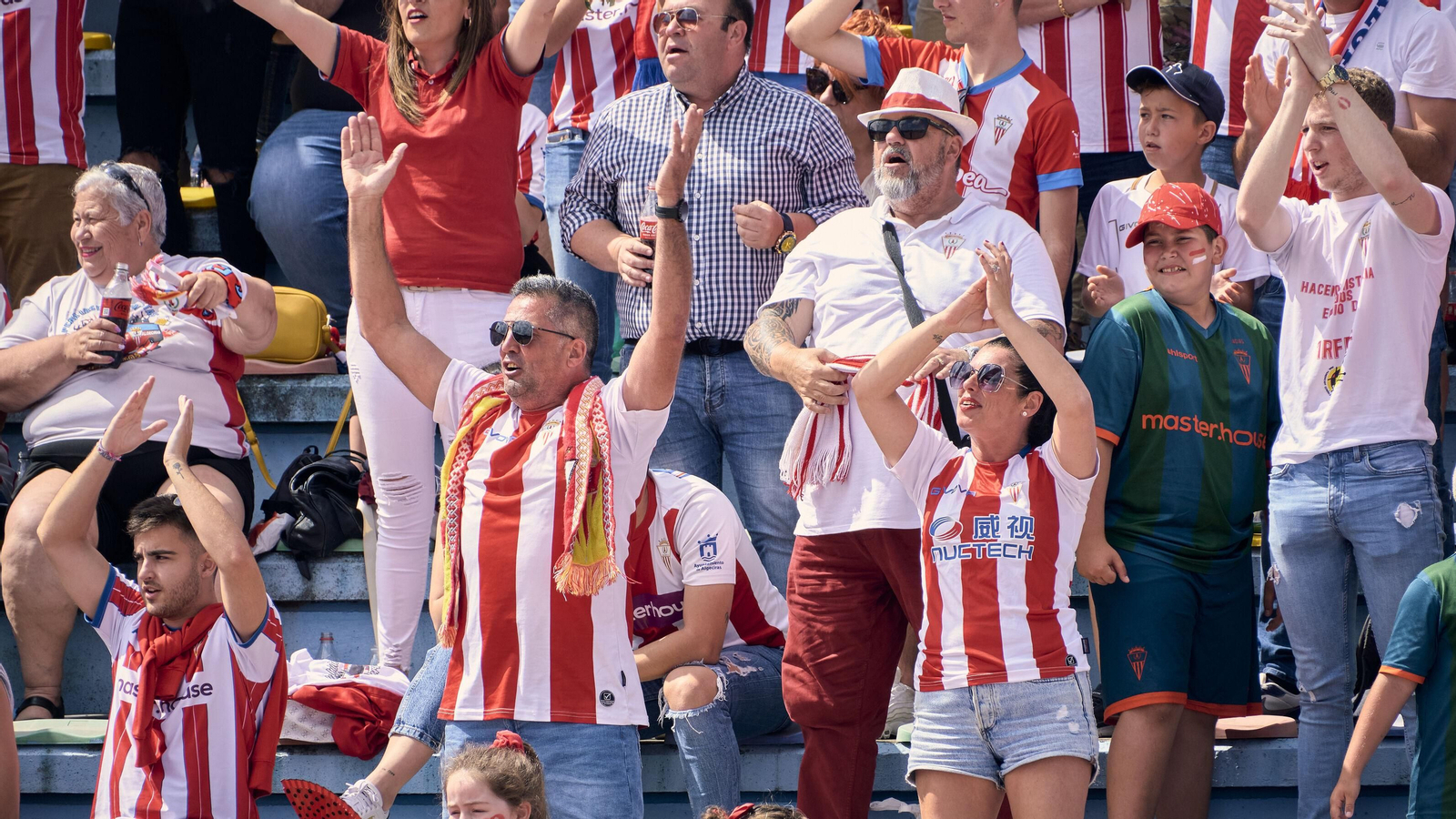 Las fotos de la afición del Algeciras en San Fernando