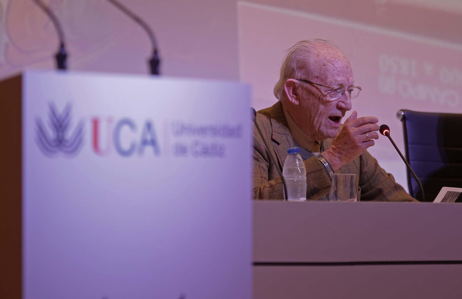 Fotos de la presentación del libro “Algeciras en el corazón y en la memoria”, de Alberto Pérez de Vargas