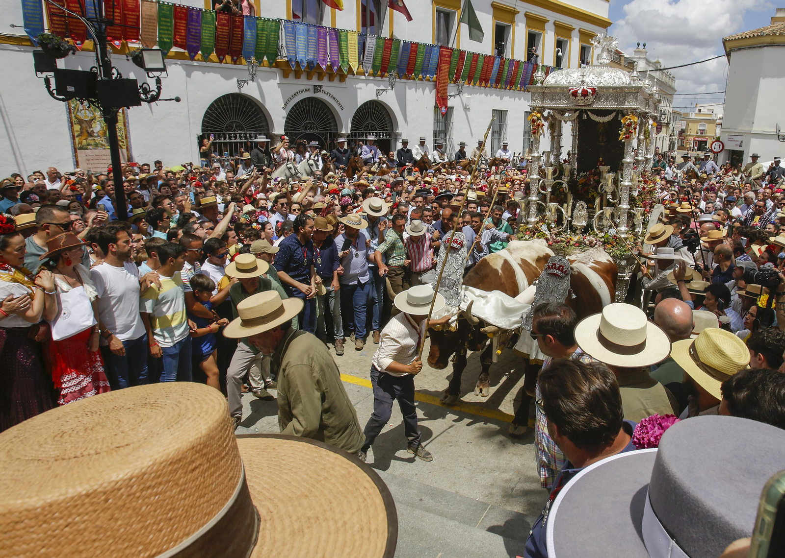 Paso de las Hermandades por Villamanrique