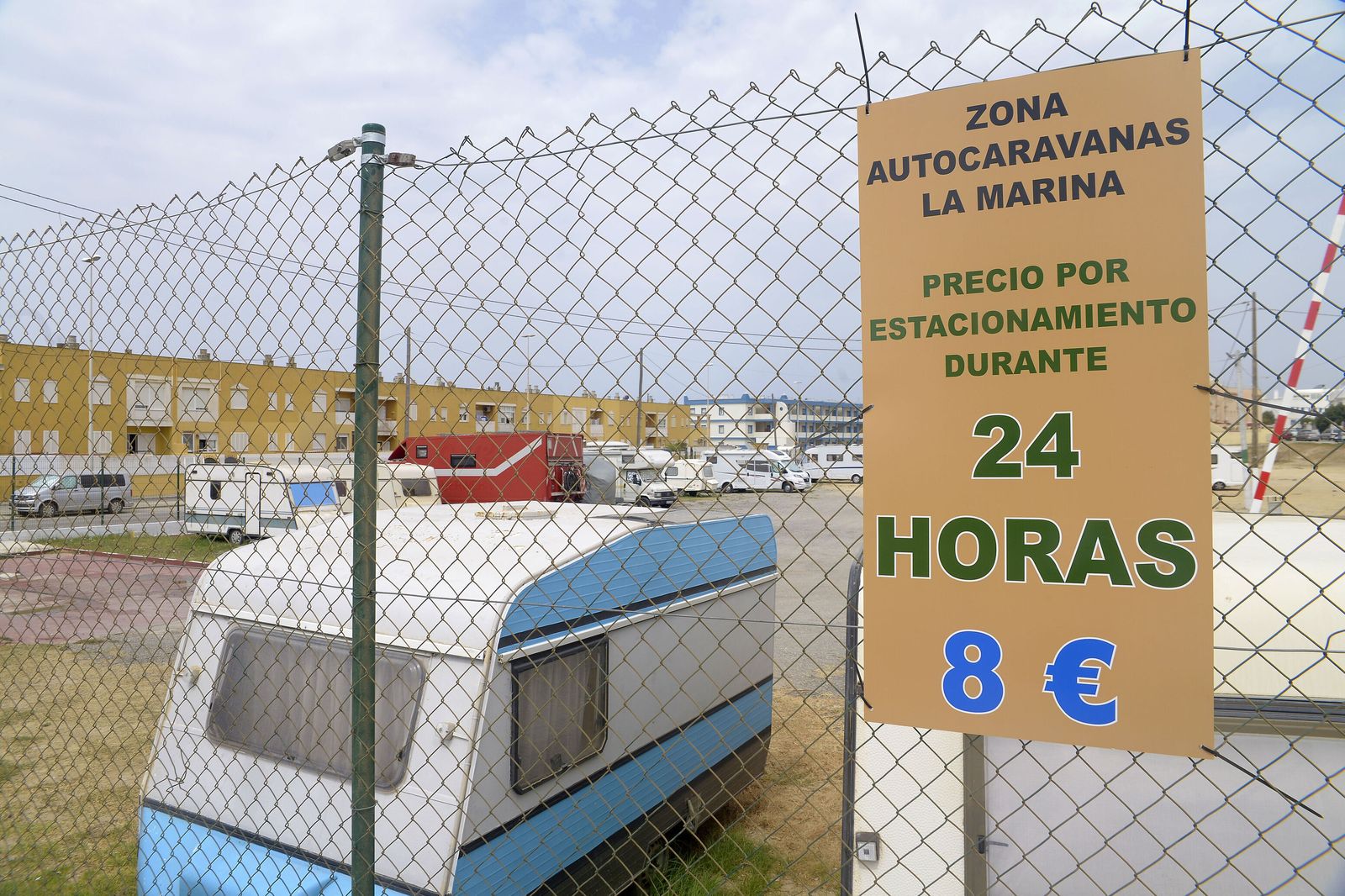 Aparcamiento de autocaravanas en Tarifa.