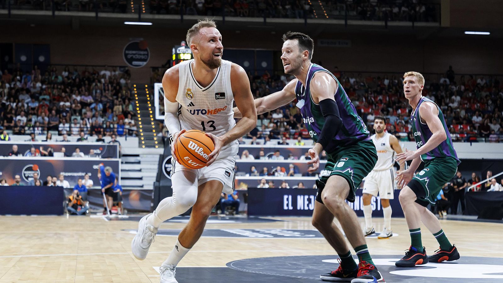 El Real Madrid - Unicaja, final de la Supercopa, en fotos