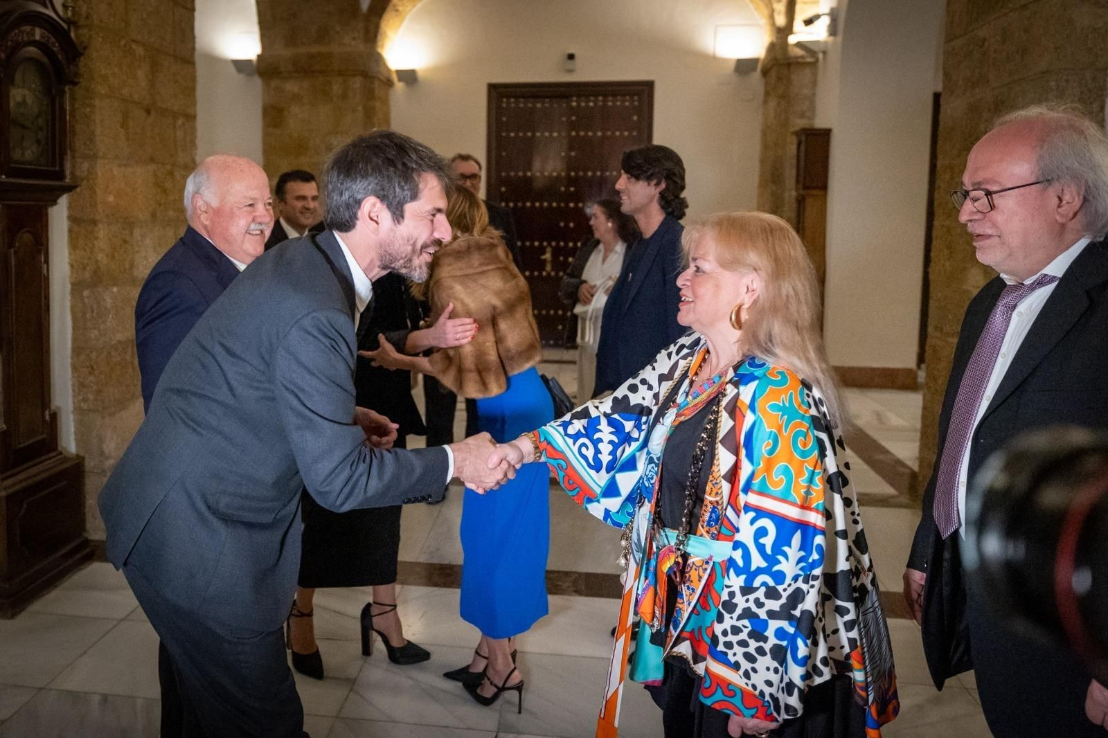 Las imágenes de la cena de los premiados con la Medalla de Oro de las Bellas Artes en la Diputación de  Cádiz