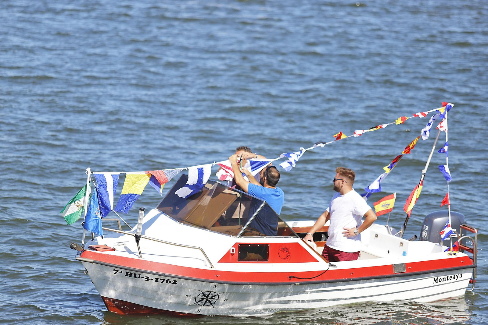 Las imágenes de la Virgen del Carmen por la Ría de Huelva