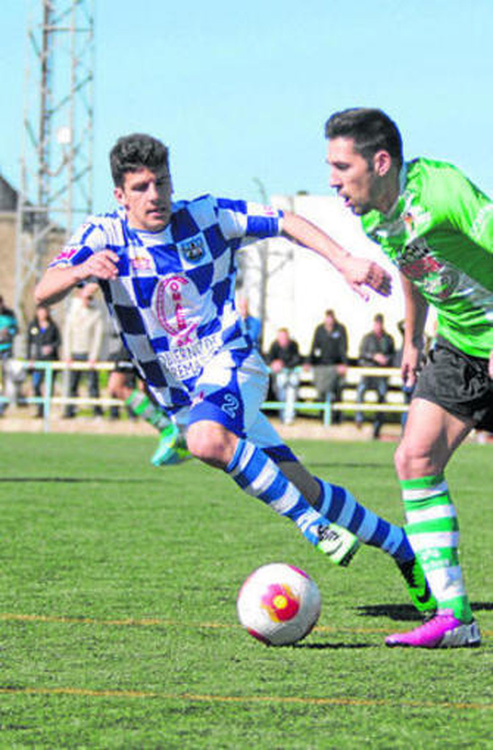 Manu persigue a un contrario, la pasada campaña con el Arroyo.