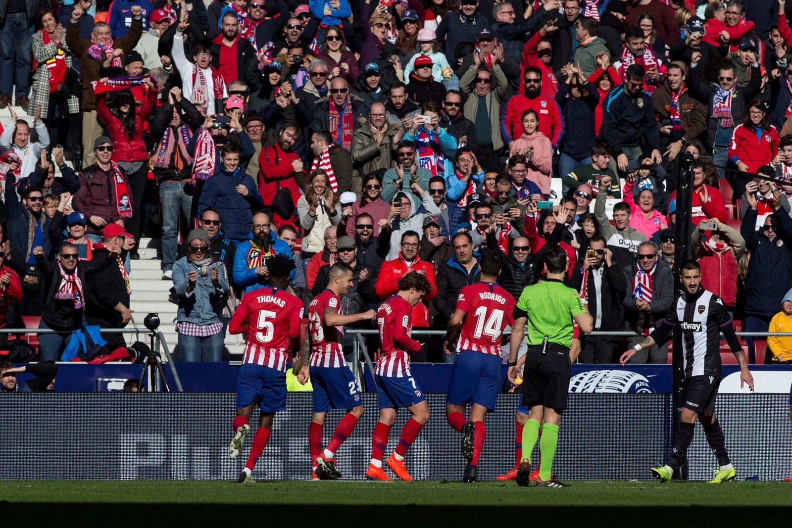El Atlético de Madrid-Levante, en imágenes