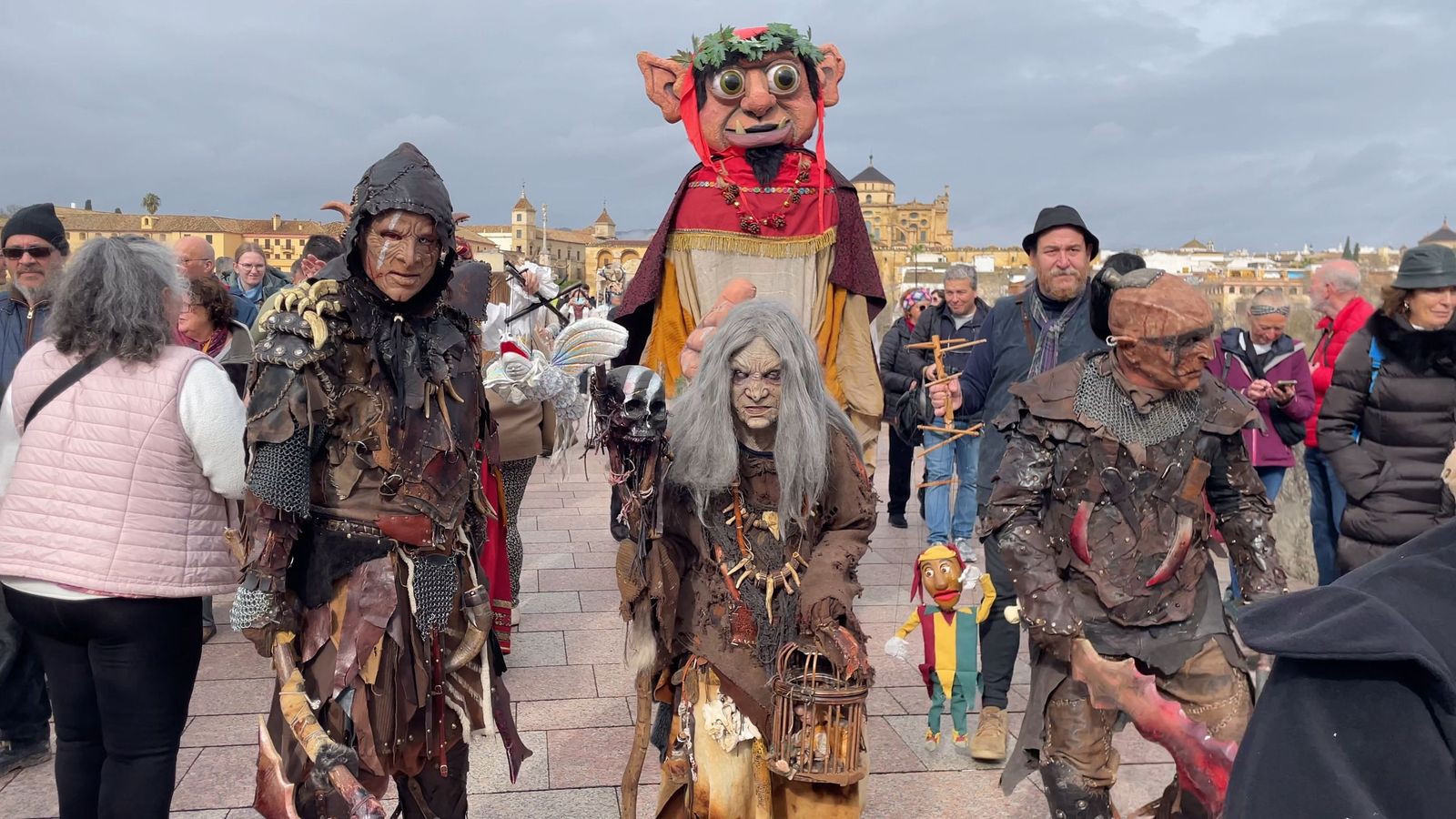 El pasacalles inaugural del Mercado Andalusí de Córdoba