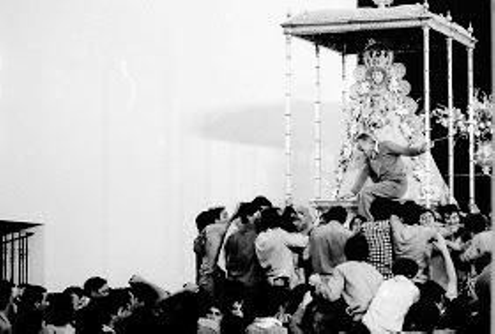 Salto de la reja y procesión en los años 80