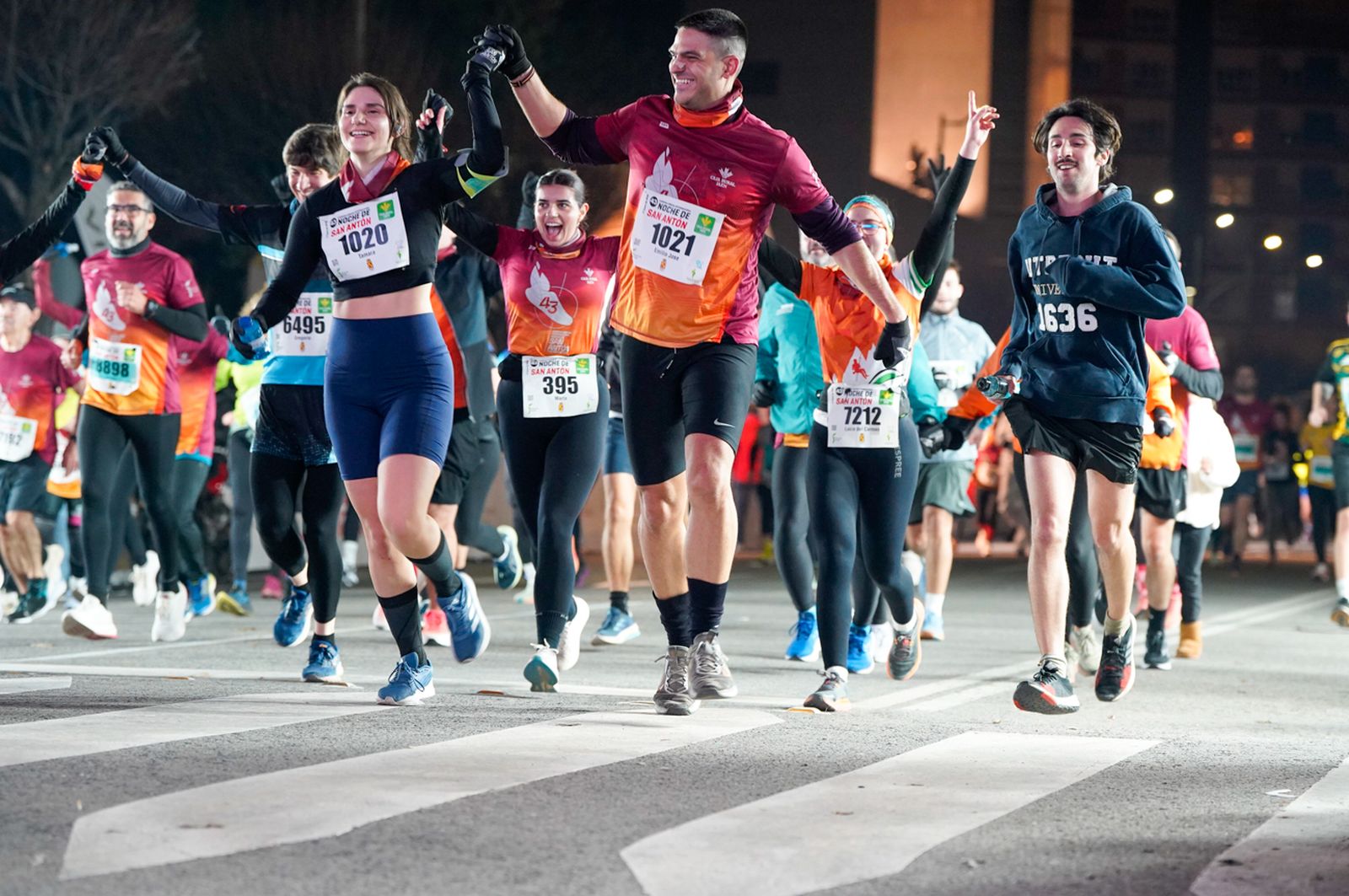 En imágenes: búscate en tu llegada a meta de la Carrera de San Antón 2026 (20)