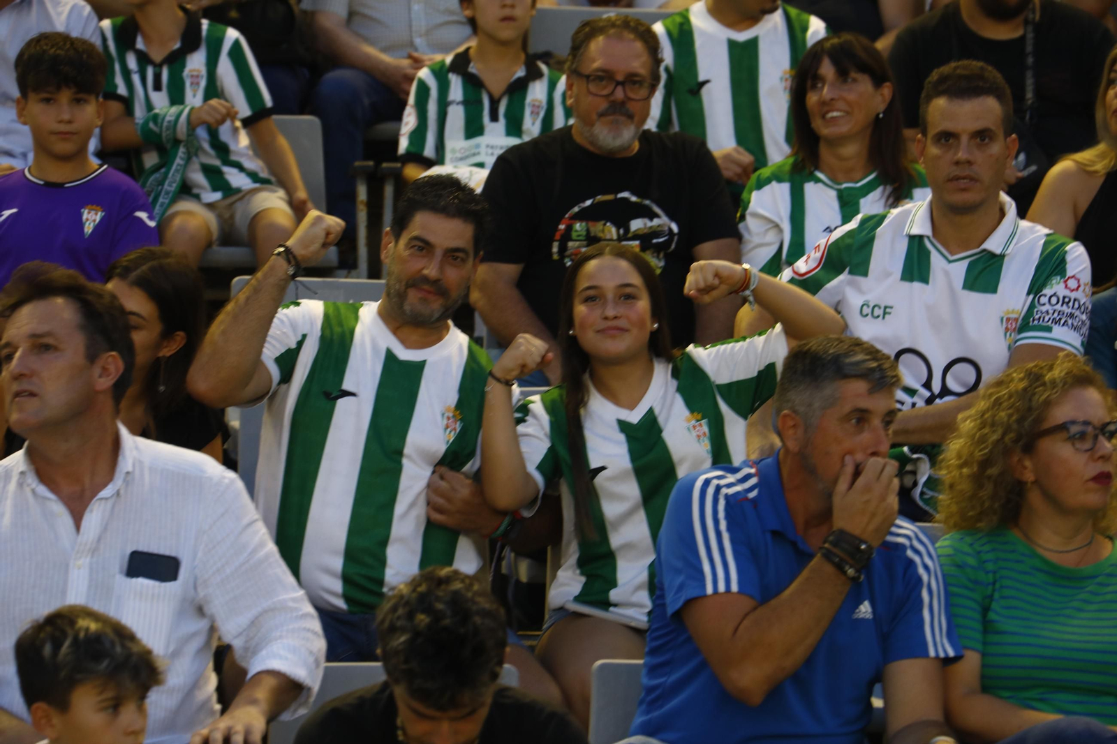 Las mejores fotos del ambiente en El Arcángel para el Córdoba CF - Deportivo