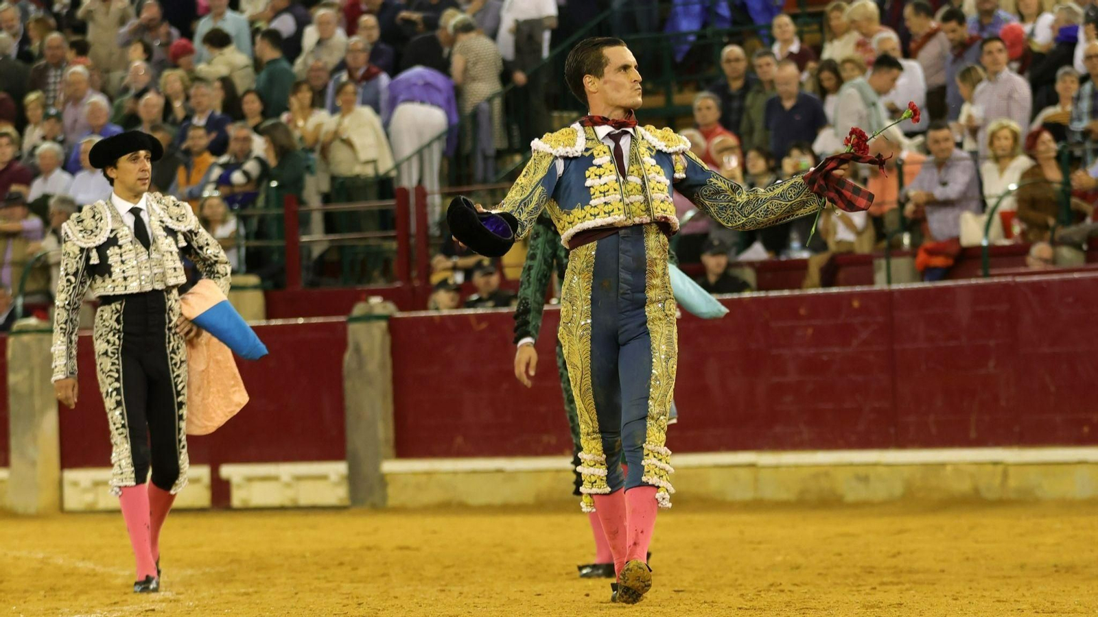 Clamorosa vuelta al ruedo de David Galván en la plaza de La Misericordia de Zaragoza.
