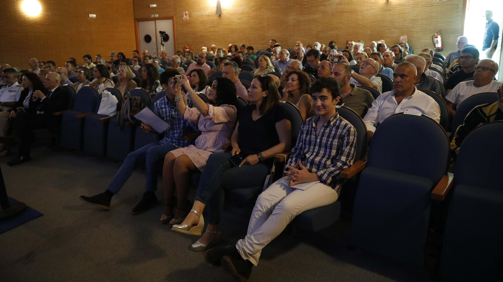Presentación del libro de Alfonso Escuadra "Sufficit Animus" en el Teatro de La Velada de La Línea