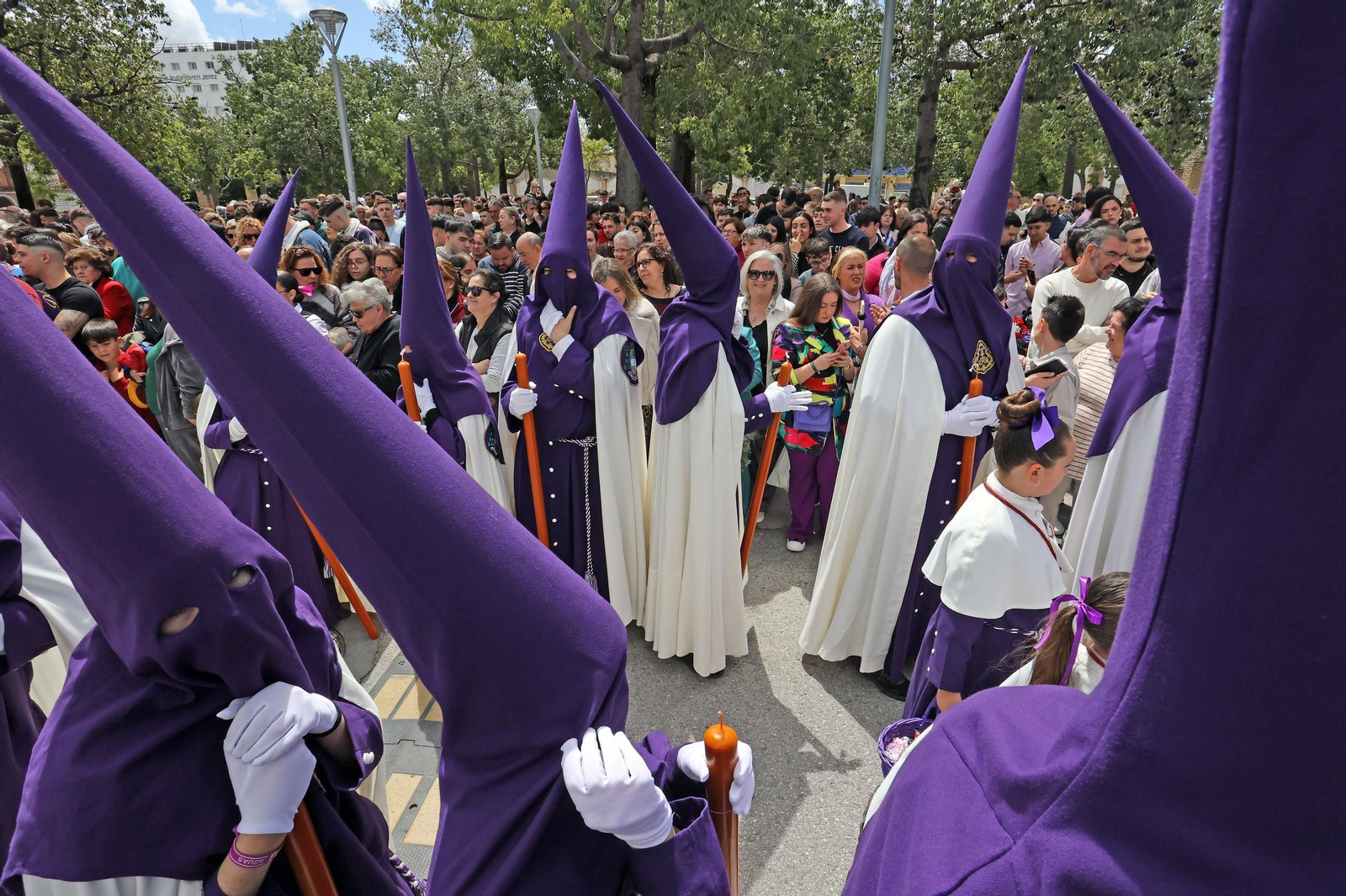 Imágenes de la Hermandad de Salud de San Rafael en el Martes Santo de Jerez 2025