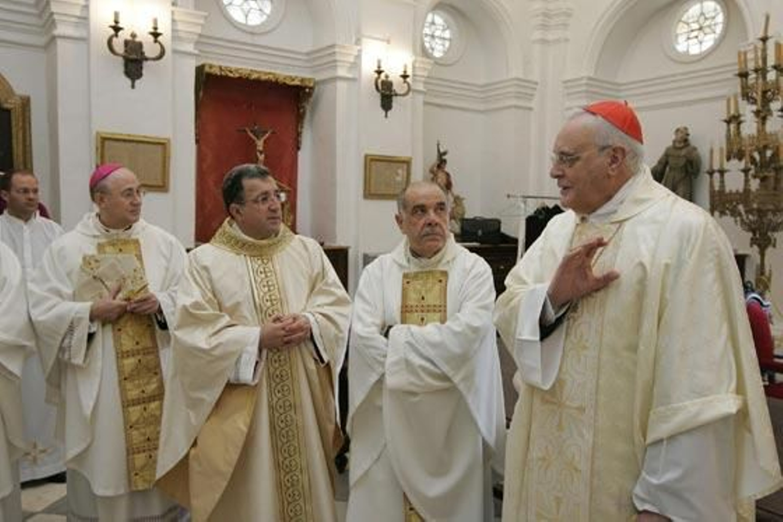 Momentos previos al acto público en la Sala Capitular de la Catedral. 

Foto: Javier Alonso
