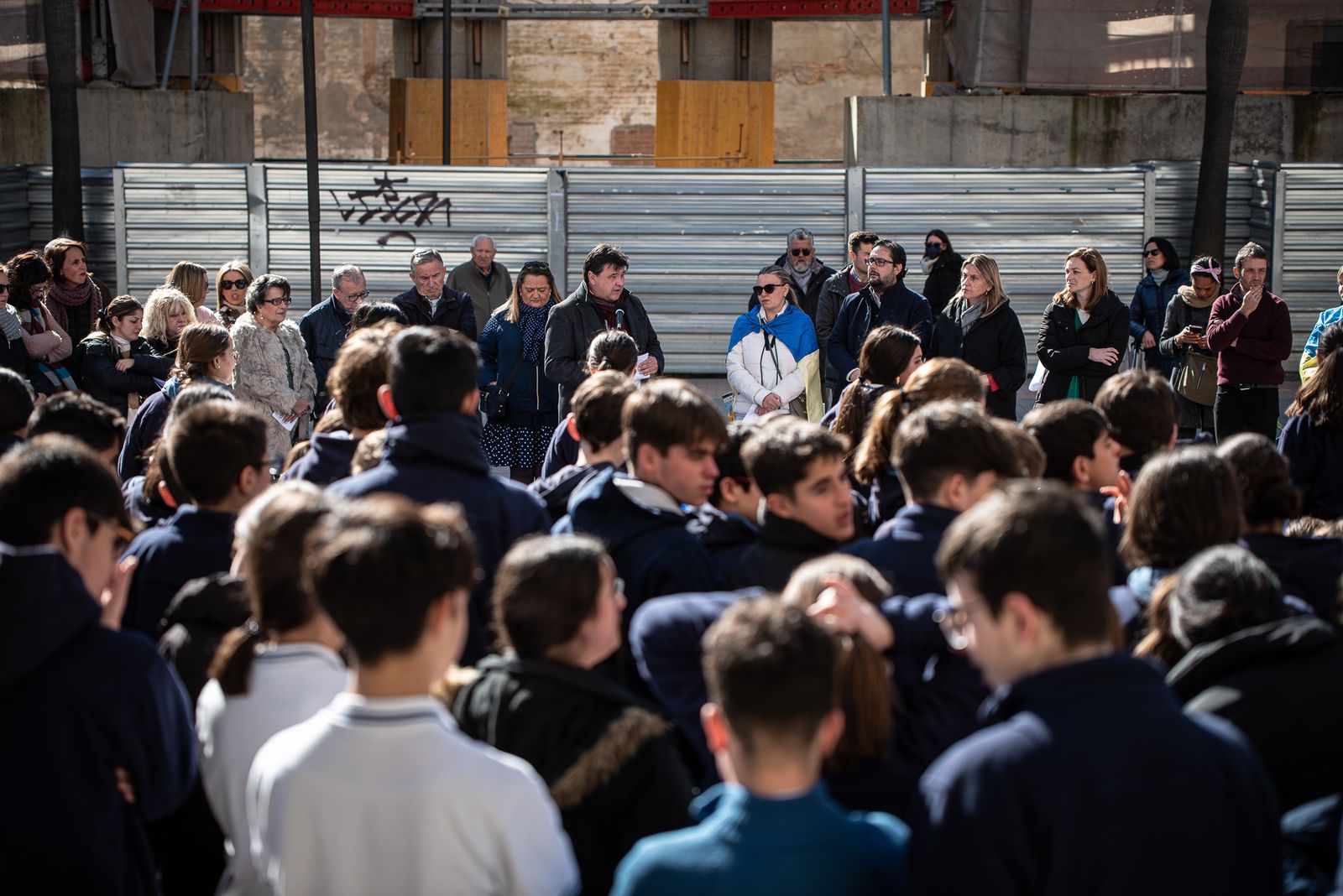 Imágenes de la lectura del manifiesto por la paz de los alumnos del Colegio María Inmaculada