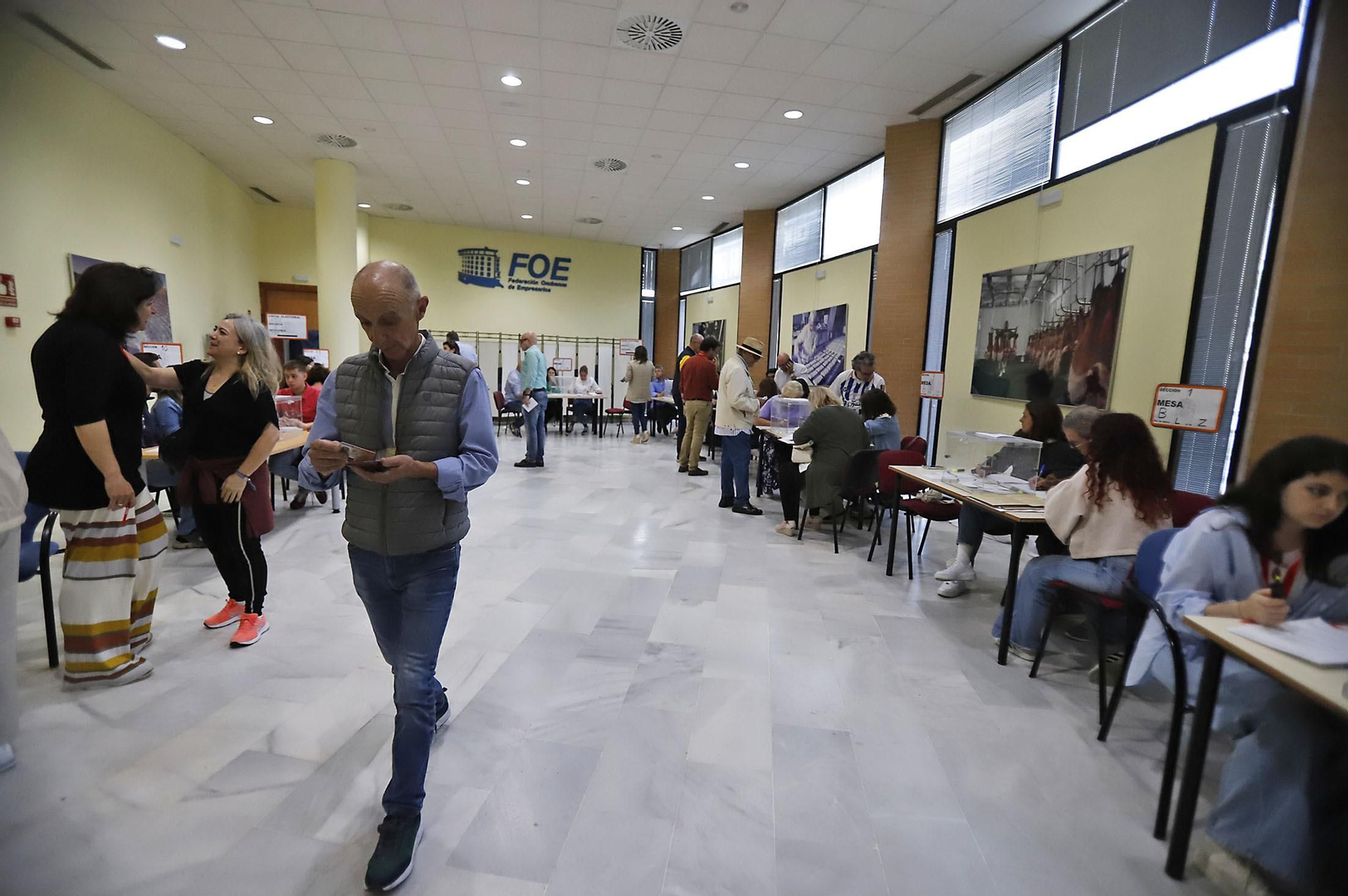 Elecciones 2023: Imágenes del inicio de la jornada electoral en Huelva